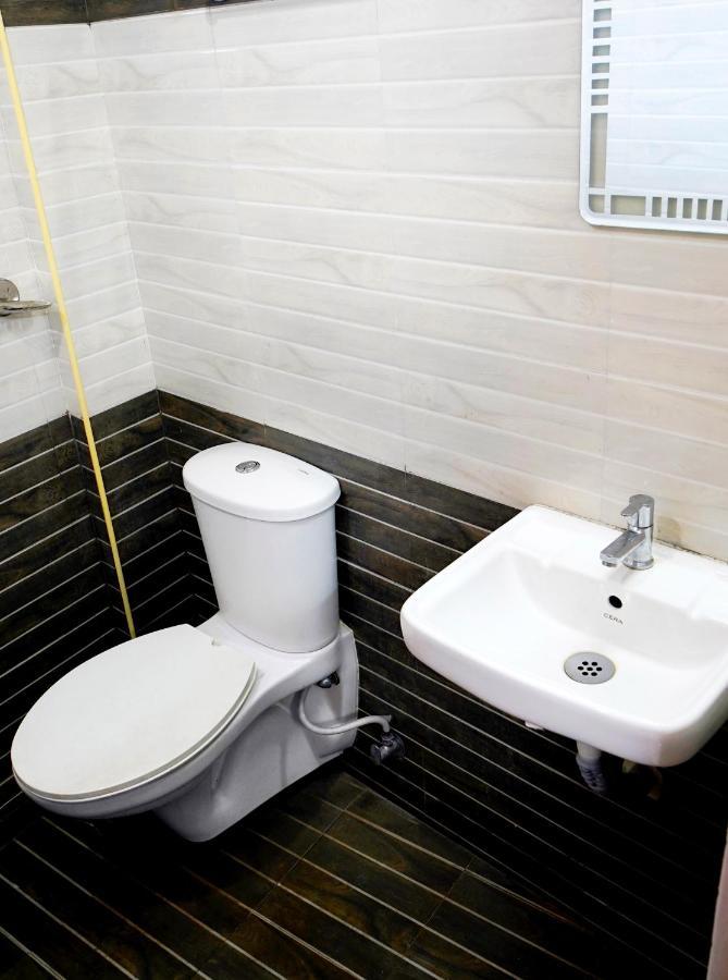 Reach Residency Hotel Kochi Ngoại thất bức ảnh