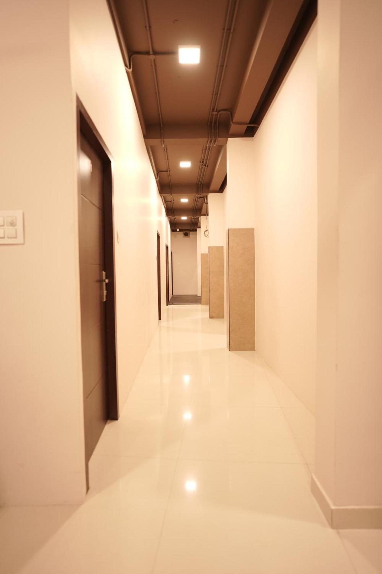 Reach Residency Hotel Kochi Ngoại thất bức ảnh